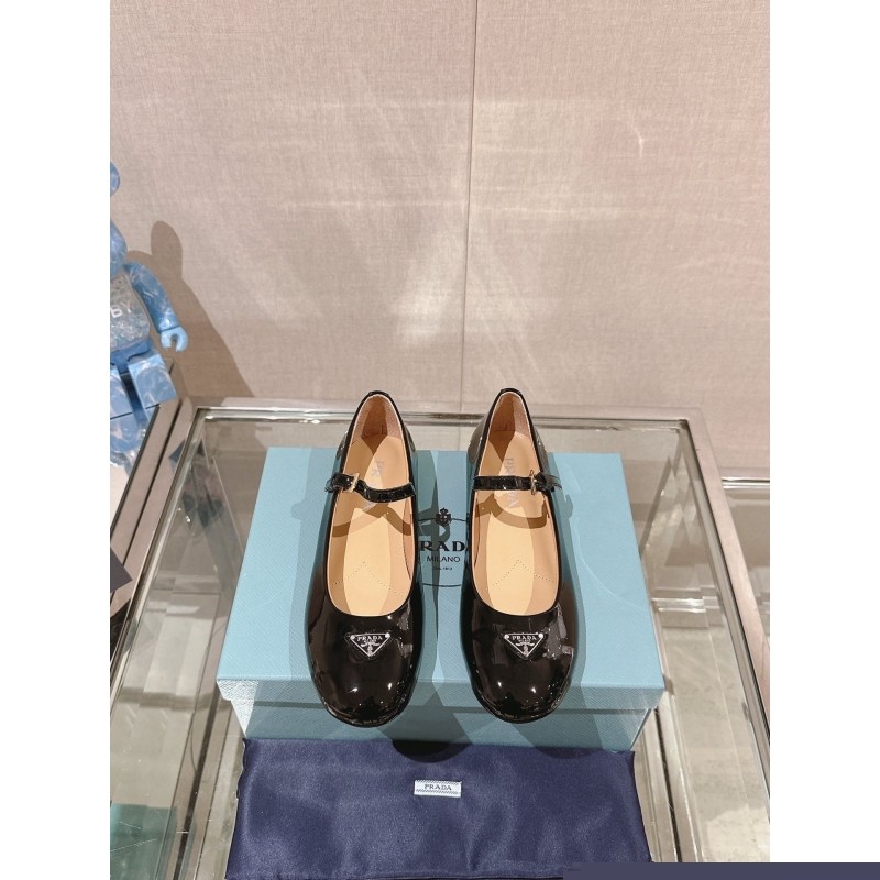 Pra*a flat shoes